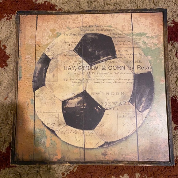 Wall Decorations - Picture 1 of 3